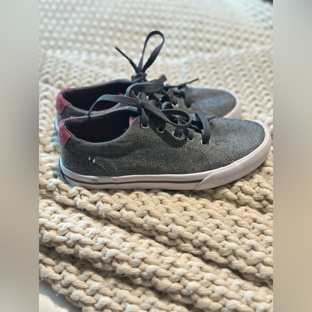 Sperry Gray and Red Sneakers Casual Low-Top - Picture 5 of 6